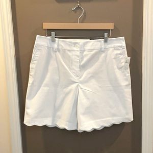Talbots scalloped short- White; NWT